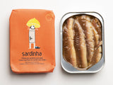 Skinless and boneless sardine fillets with lemon
